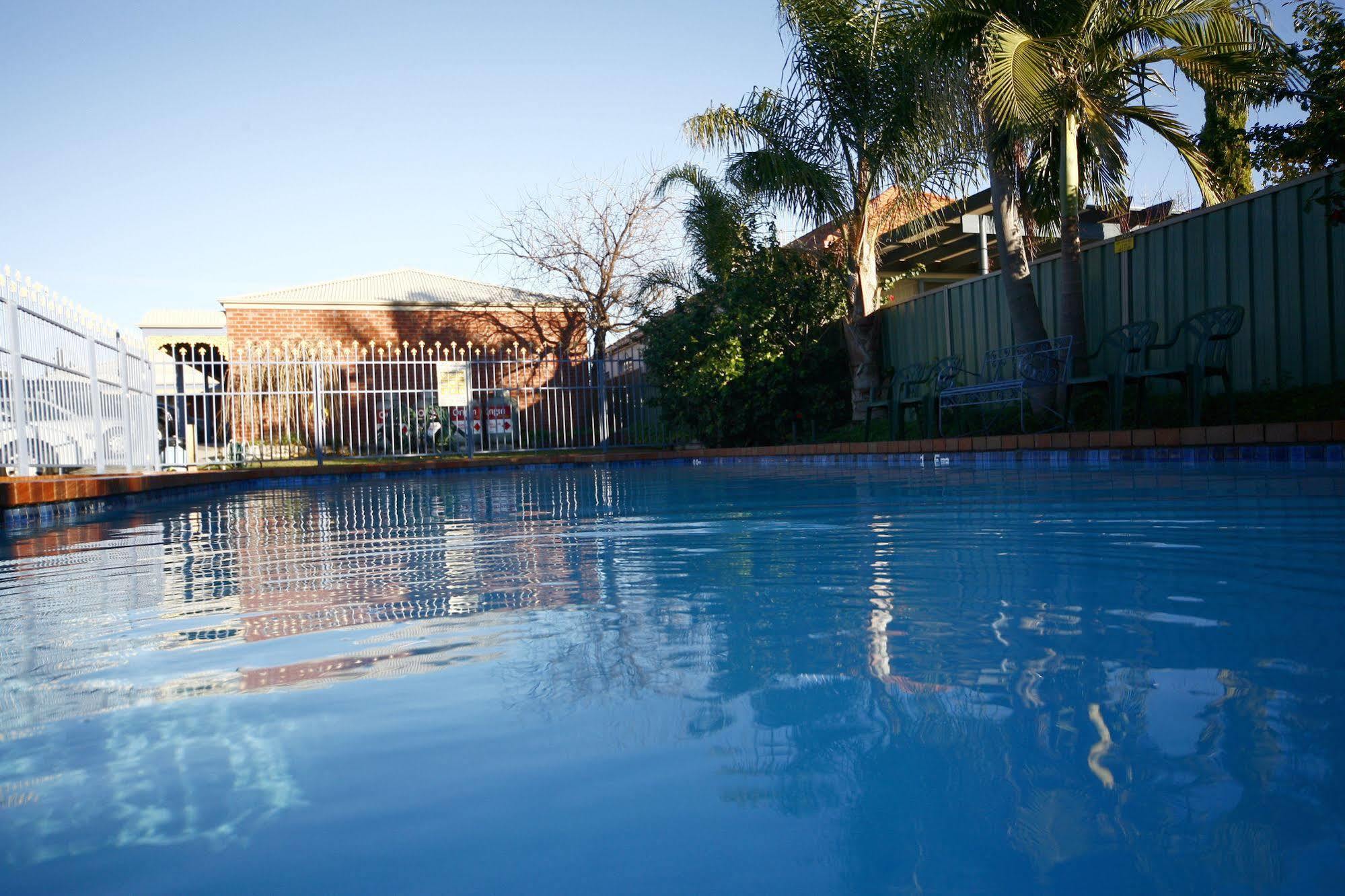 Burke And Wills Motor Inn Swan Hill Facilidades foto